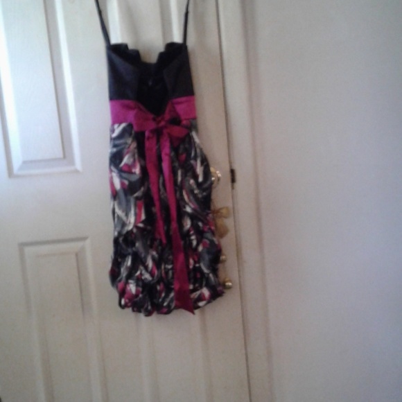 Dress - Picture 2 of 2